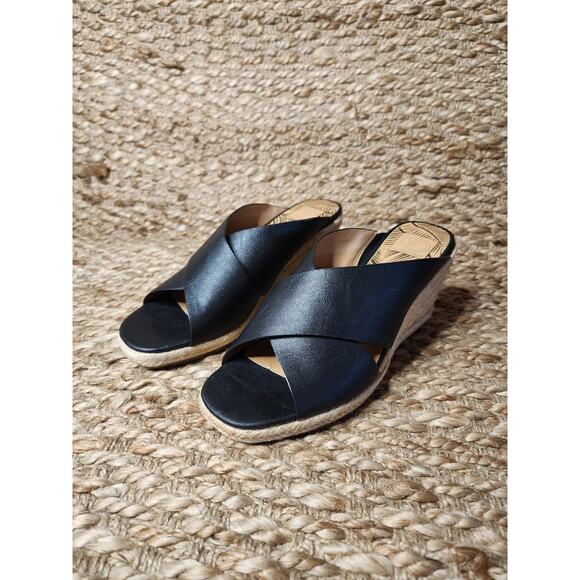 WOMEN'S NEW DIRECTIONS BLACK KLORY WEDGE OPEN TOE SLIP ON SANDALS SIZE 9 M - Picture 1 of 11